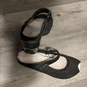 Jambu Women's Black Open-Toe Shoes sport wedge design size 7.5